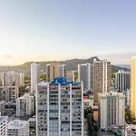 Ocean View 1 Bedroom Corner Unit Steps To Waikiki Beach