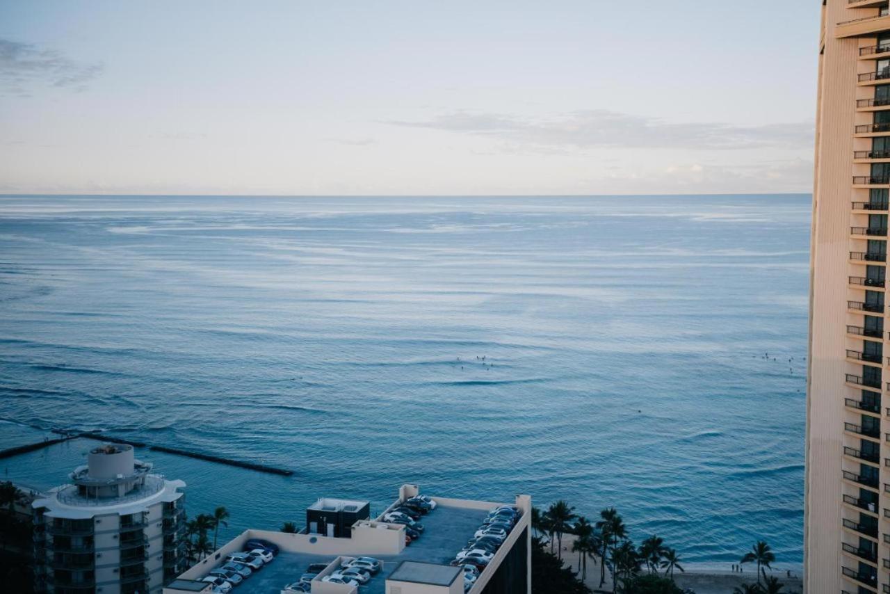 Ocean View 1 Bedroom Corner Unit Steps To Waikiki Apartment *